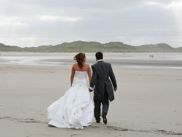 Beach wedding venue in Ireland, Enniscrone near Sligo, Diamond Coast Hotel